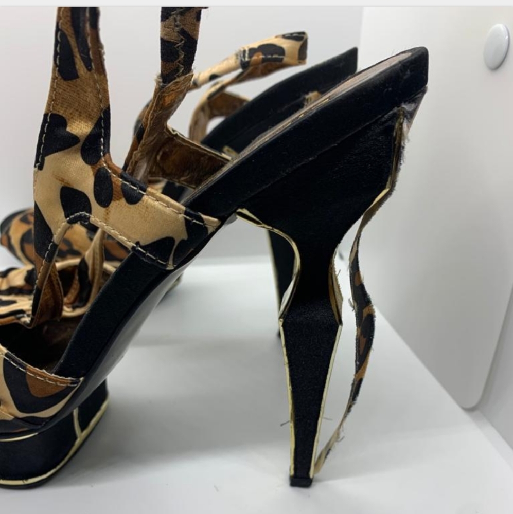 Heels - Picture 2 of 5